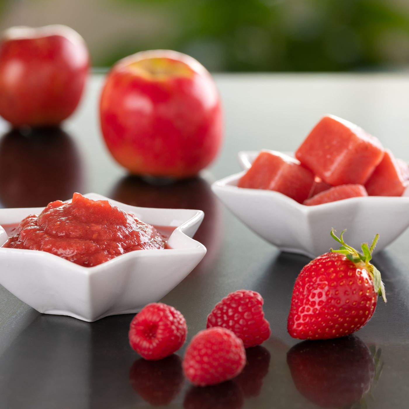 Apple and Mixed Berry Frootie (12 x 20g cubes)